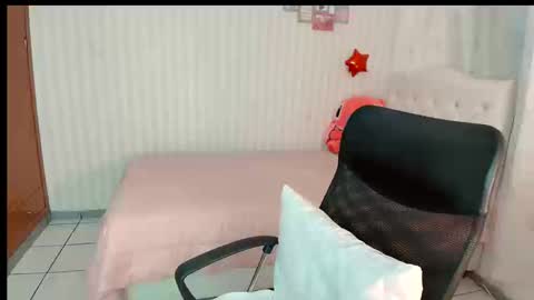 Larissas online show from September 11, 8:54 pm