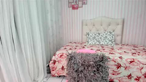 Larissas online show from March 12, 8:09 pm