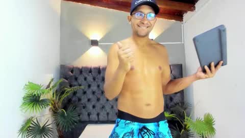 LARRY online show from January 15, 2:15 pm