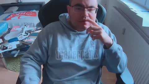 latexboy893 online show from November 12, 1:02 pm