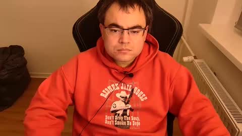 latexboy893 online show from March 1, 10:36 pm