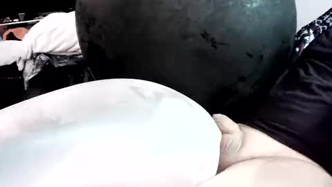 latexchris77 online show from February 21, 10:51 am