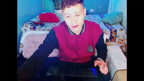 latin_boysxxx_ online show from January 15, 7:55 pm