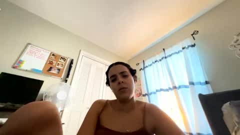 Snapshot of latina989 chatting on September 17, 10:46 pm latina989 online show from September 17, 10:46 pm