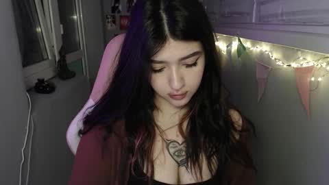 miiiiiiaaaa online show from March 11, 5:46 pm