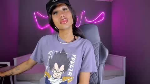 latinaflexqueen online show from May 11, 9:56 pm
