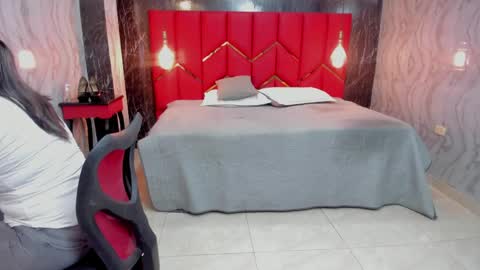 EMMA   online show from April 6, 2:51 pm