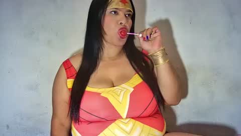 latincurvy1992 online show from November 1, 4:33 am