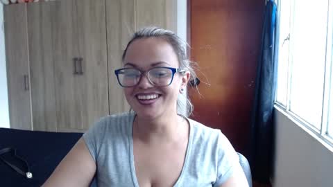 Laura online show from July 29, 8:53 pm