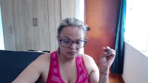 Laura online show from July 30, 9:04 pm