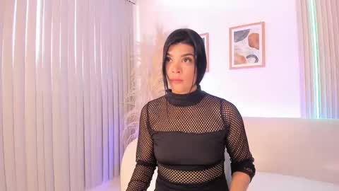 lau_reyes online show from October 2, 12:48 pm