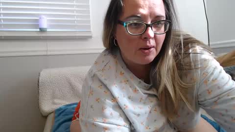 Snapshot of laulauma chatting on January 27, 7:03 pm LauLauMa online show from January 27, 7:03 pm