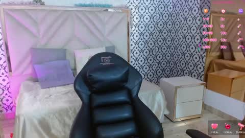 laulin_tay online show from May 15, 4:43 am