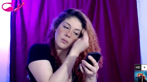 Snapshot of laura_fountain_ chatting on January 31, 8:22 pm weedcam Curly Laura OF    online show from January 31, 8:22 pm