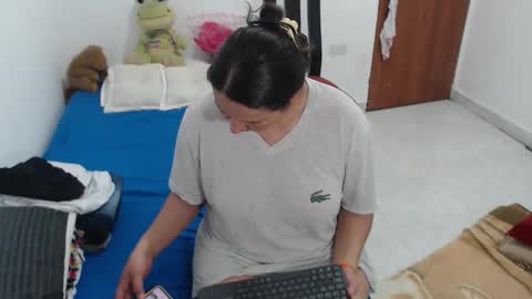 laura_foxx2379 online show from December 4, 2:11 am