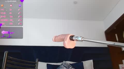 lLAURA online show from February 18, 10:25 pm