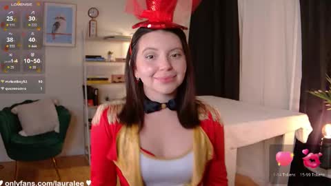 Snapshot of laura_lee chatting on October 26, 1:17 am Laura Lee. online show from October 26, 1:17 am