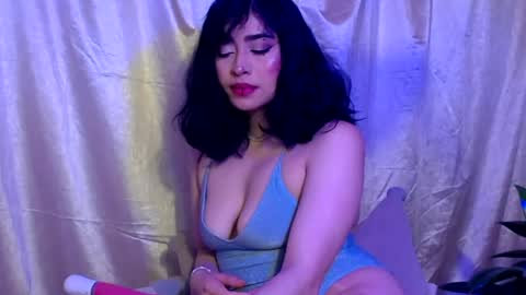 laura_pink01 online show from March 2, 12:42 am