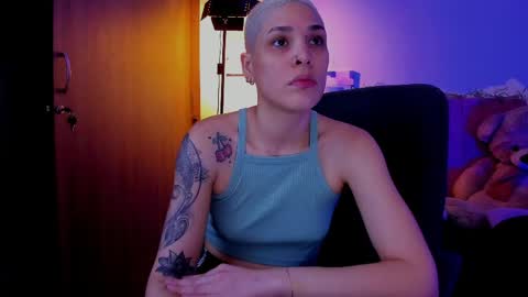 Laura Rose online show from April 17, 4:48 am