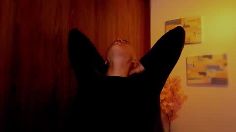 Laura Rose online show from March 9, 2:16 am