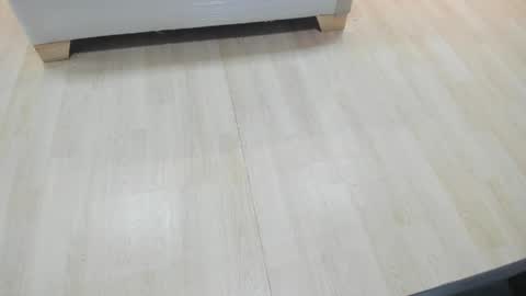 Laura online show from June 9, 6:51 pm