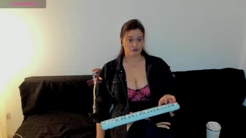 Laura online show from March 6, 9:47 pm