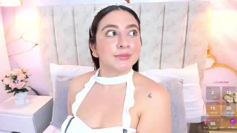 Snapshot of laura_smith12 chatting on September 26, 1:46 am Laura Smith online show from September 26, 1:46 am