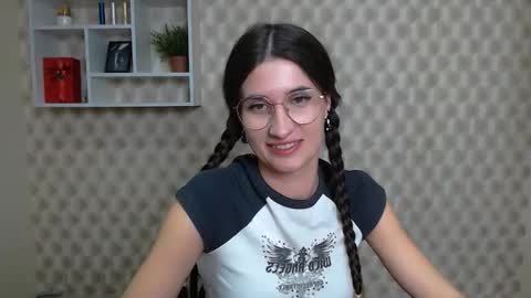 Laura online show from November 6, 11:46 am