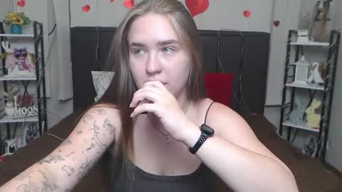 LauraHlot online show from July 13, 6:28 am