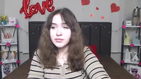 Snapshot of laurahlot chatting on February 19, 9:14 pm LauraHlot online show from February 19, 9:14 pm