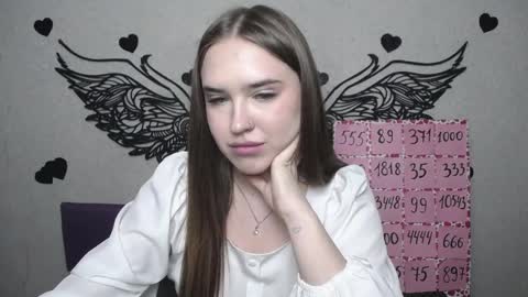 LauraHlot online show from April 16, 9:39 pm