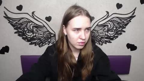 Snapshot of laurahlot chatting on October 4, 5:49 am LauraHlot online show from October 4, 5:49 am