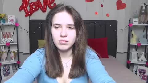 Snapshot of laurahlot chatting on March 9, 6:11 pm LauraHlot online show from March 9, 6:11 pm