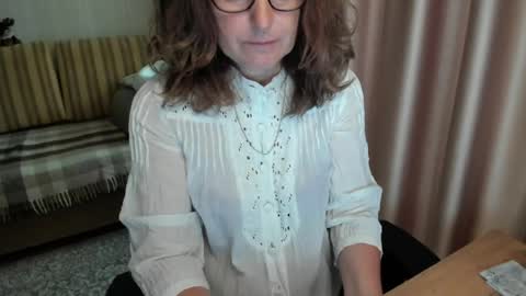 Lauraoven1 online show from June 24, 7:48 am