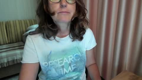 Lauraoven1 online show from July 15, 1:27 pm