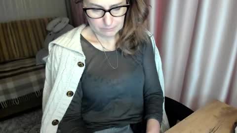 Lauraoven1 online show from February 12, 1:26 pm