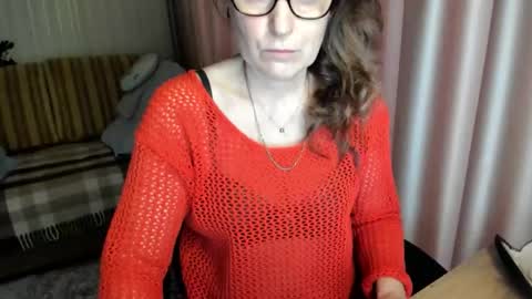 Lauraoven1 online show from February 9, 7:45 am