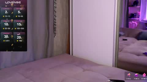 Laura online show from February 24, 8:25 pm