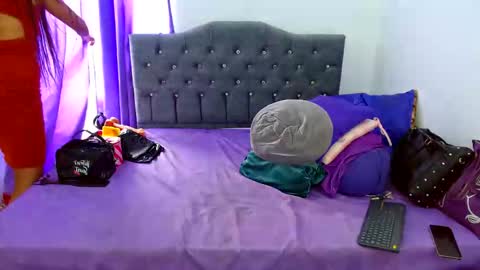 Lauren online show from November 30, 8:05 pm