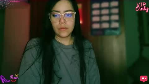 Lauren online show from March 29, 7:43 am