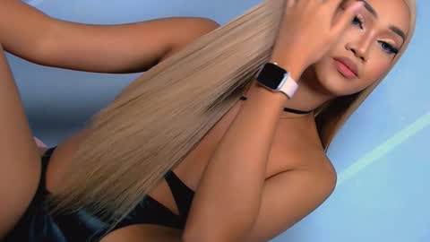 chloe3 online show from October 12, 8:00 pm