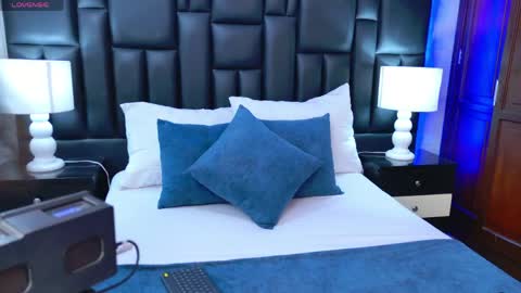 Lauren online show from April 9, 4:05 am