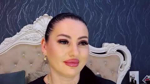 Laura online show from February 24, 7:06 pm