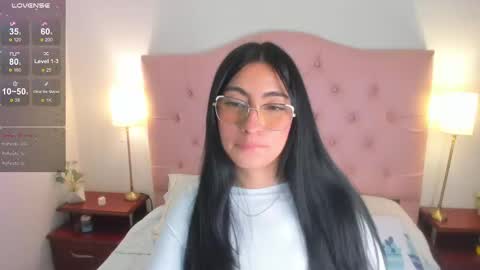 laurenn_smitth online show from February 10, 3:32 pm