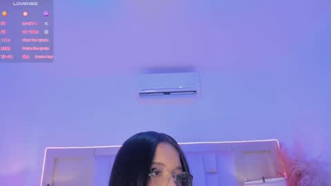 laurentt___ online show from July 17, 11:34 am