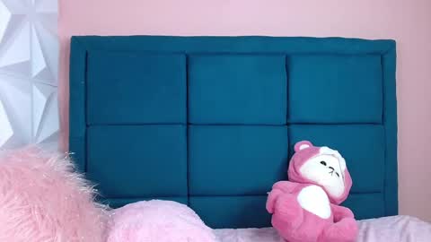  LaurynJeffers  online show from March 7, 4:00 pm