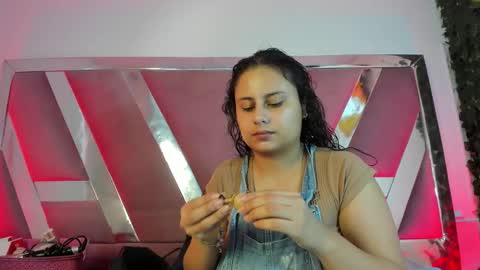  LaurynJeffers  online show from November 12, 9:39 pm