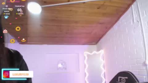 Lauxury  online show from October 10, 4:51 am