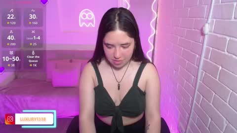 Lauxury  online show from September 26, 4:31 am