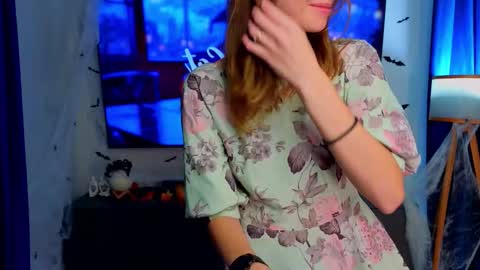 Gloria online show from November 25, 8:13 am